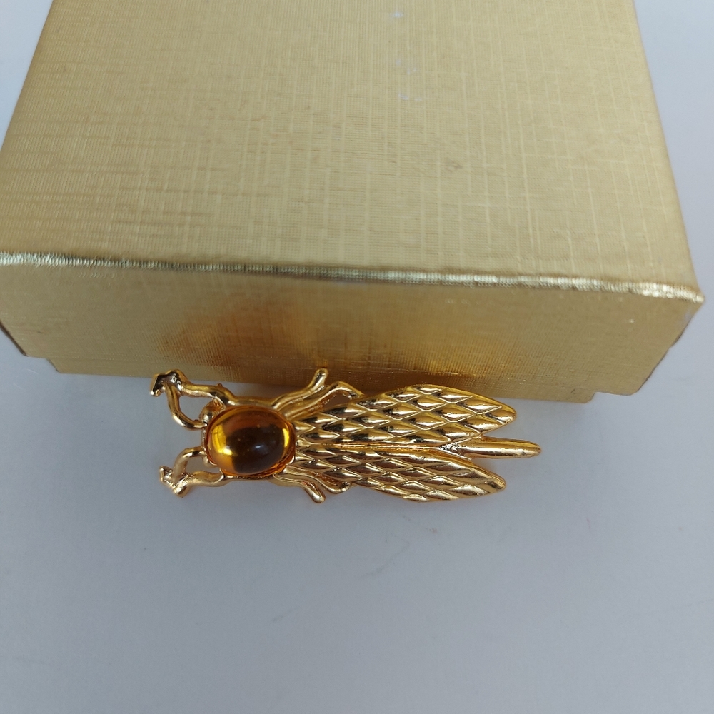 Yves Rocher Brooch - Picture 3 of 5